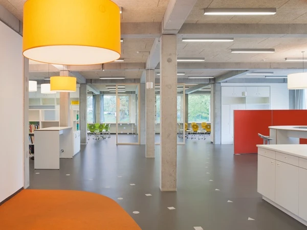 Rubberen vloer voor het onderwijs